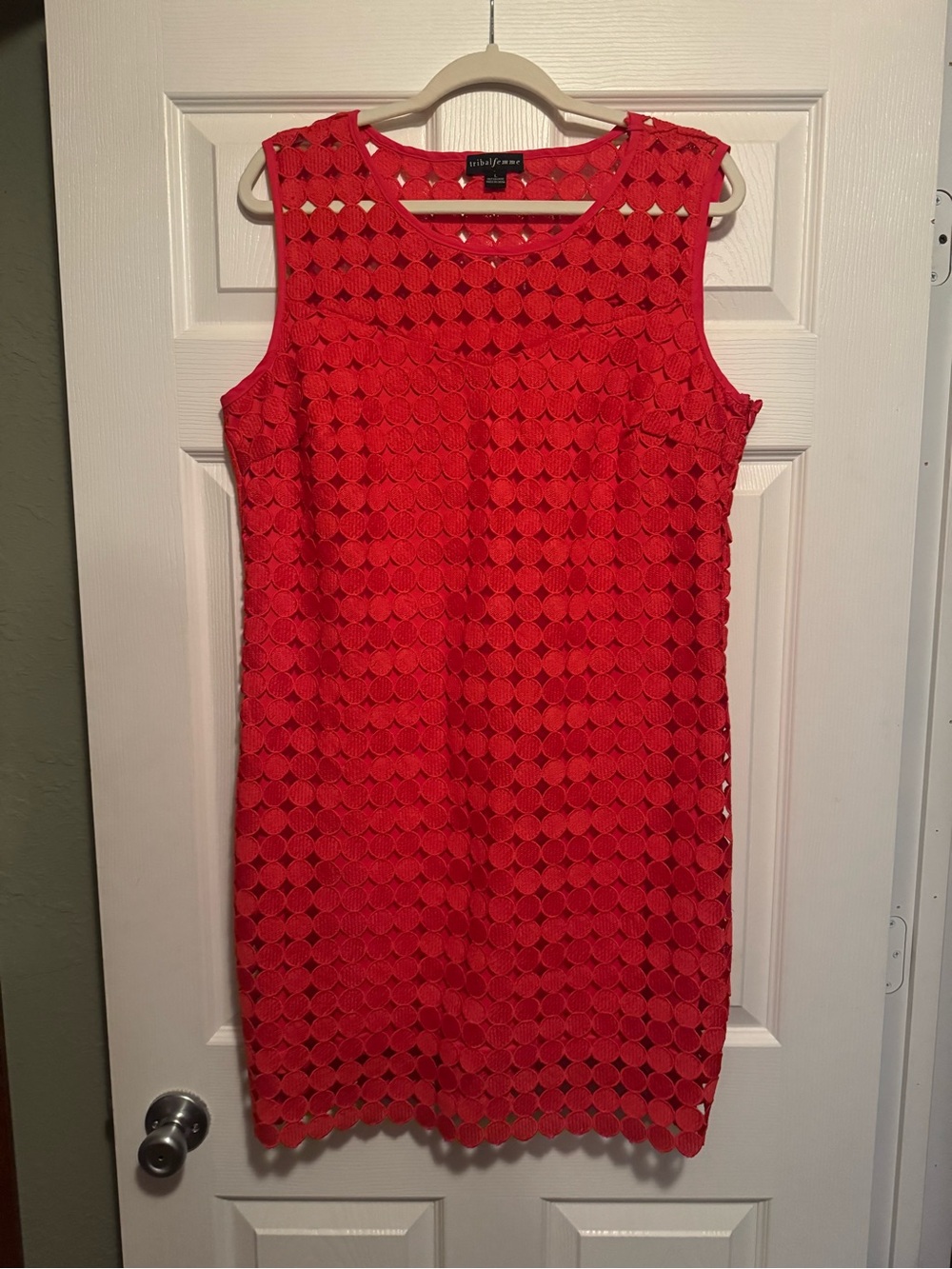 Tribal Femme Sz Large Bright Coral Sleeveless Crochet Style Shift Lined Dress